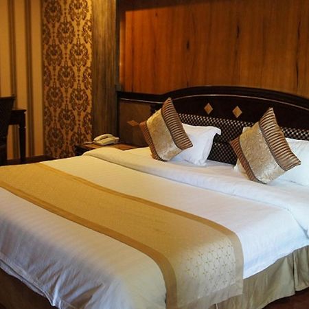 Interpark Hotel Олонгапо Экстерьер фото