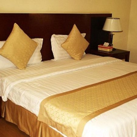 Interpark Hotel Олонгапо Экстерьер фото